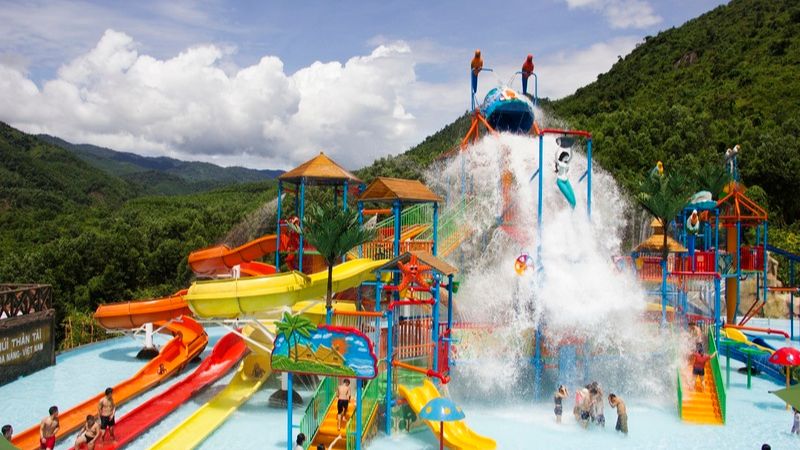 Công viên Suối khoáng nóng Núi Thần Tài