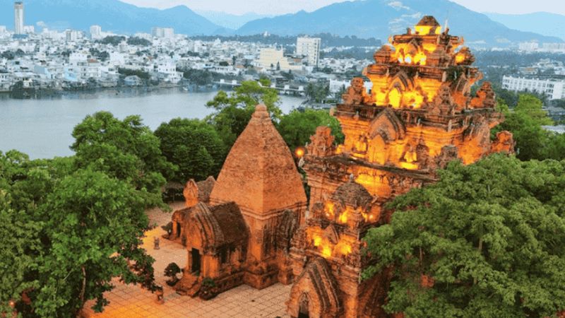 Tháp Bà Ponagar Nha Trang