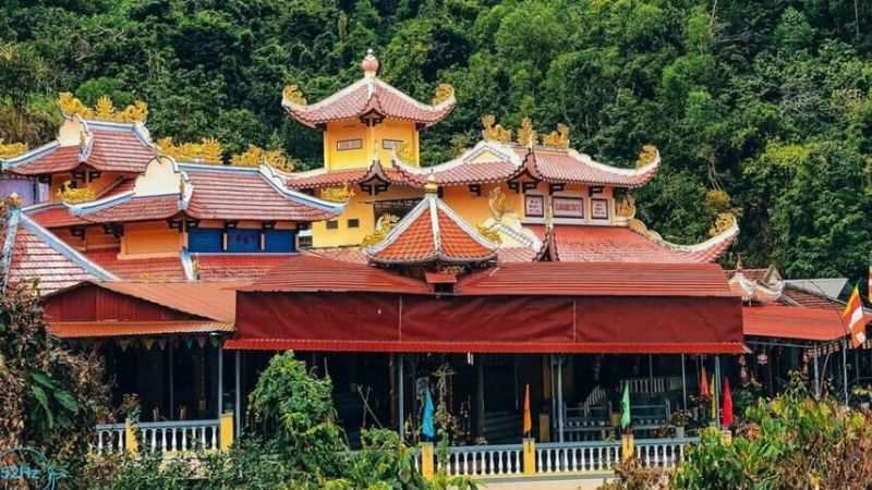 chùa nổi tiếng linh thiêng ở Nha Trang