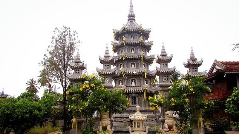 chùa nổi tiếng linh thiêng ở Nha Trang