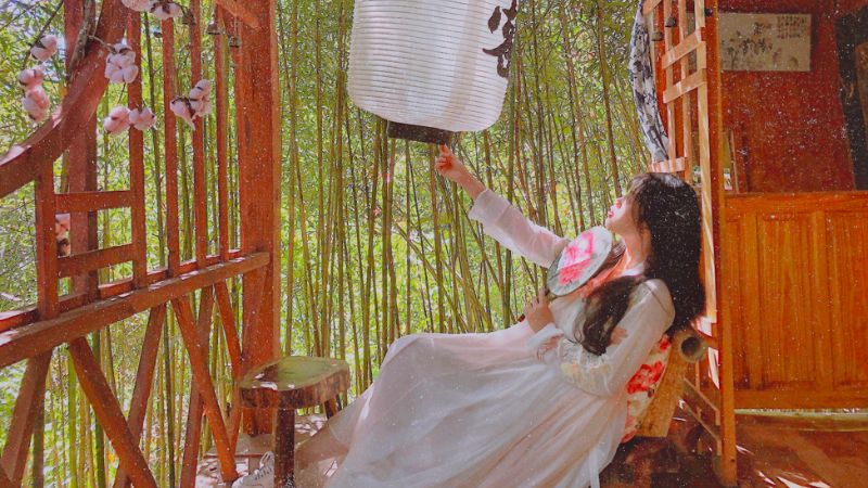 Quán Cà Phê Và Không Gian Sống Ảo - Nơi Thời Gian Như Ngừng Trôi