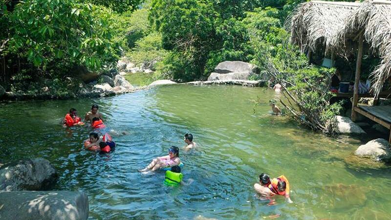 khu du lịch suối lương