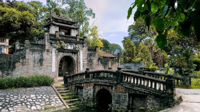 Làng cổ Phong Nam