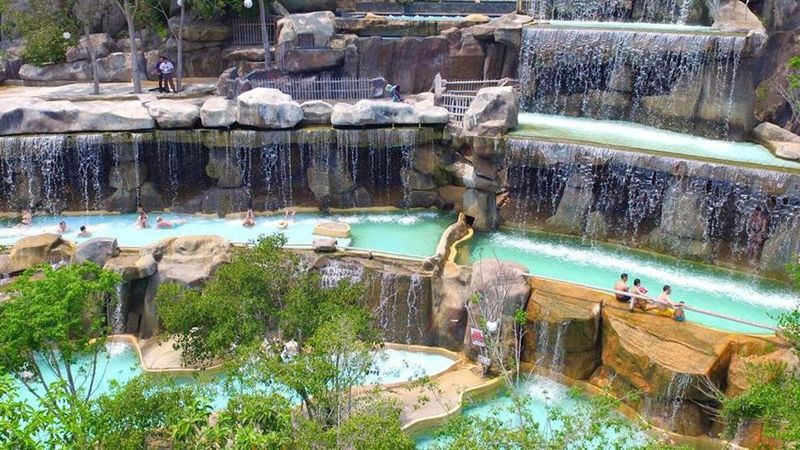 Suối Khoáng Nóng Tháp Bà Nha Trang