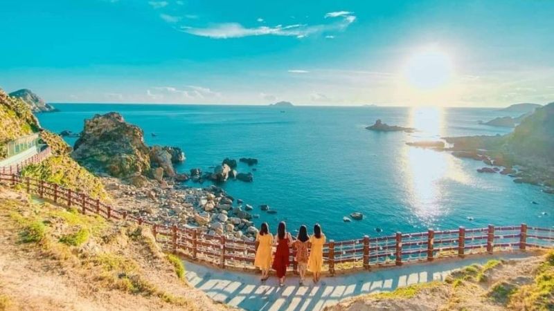 Tour du lịch Phú Yên trọn gói giá rẻ bao gồm vé máy bay