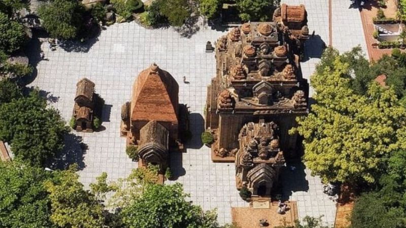 Tháp Bà Ponagar - Nơi Lưu Giữ Nét Văn Hóa Cổ Kính